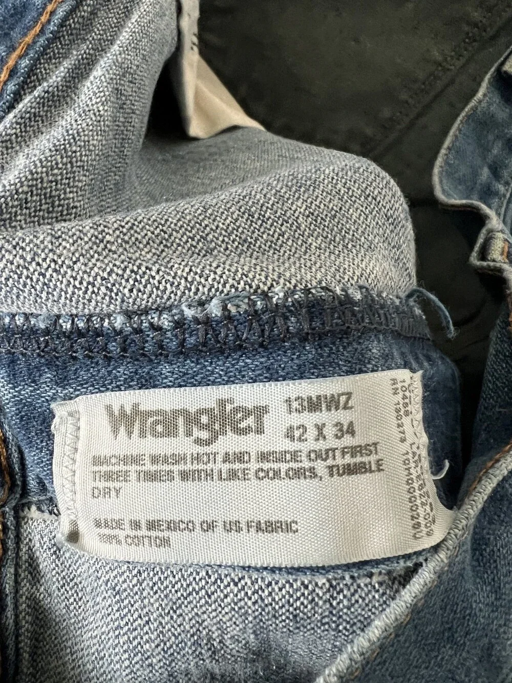 Vintage Wrangler 13MWZ Blue Denim Regular Fit Cowboy Jeans Size 40x34 READ